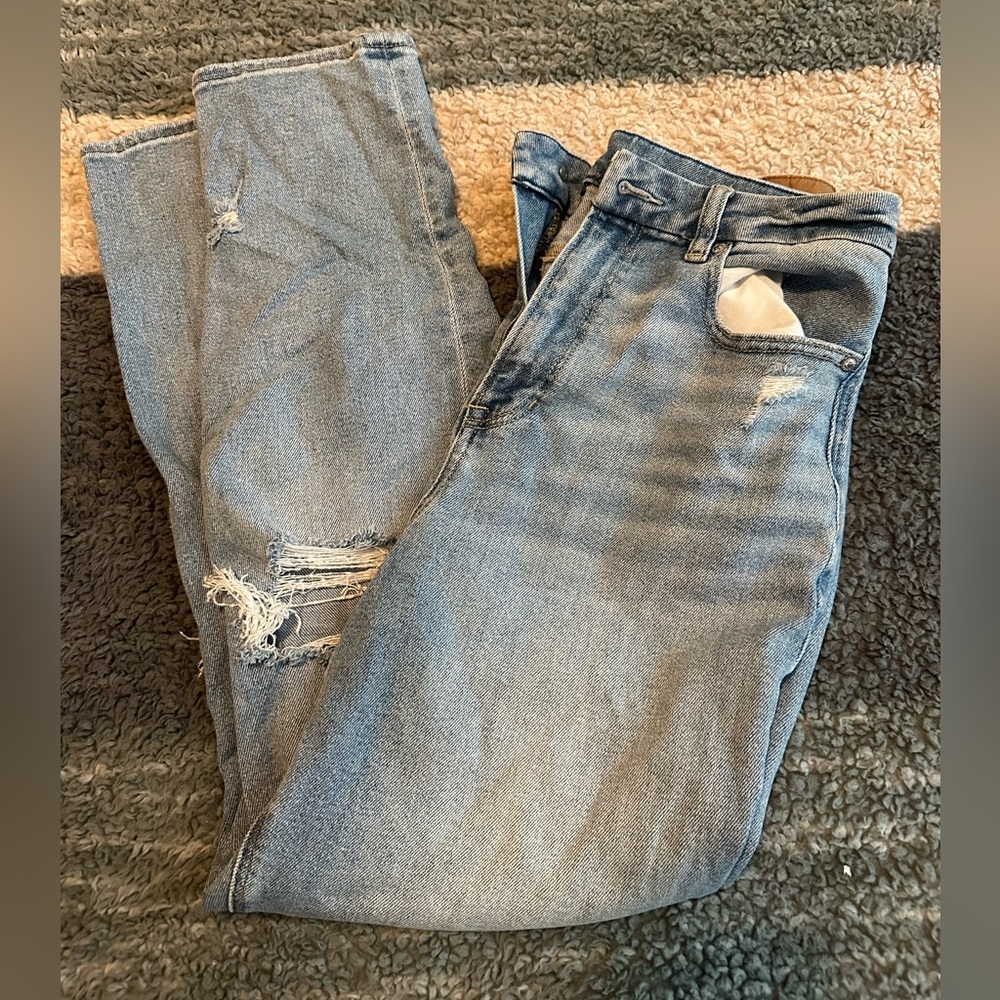Ripped curvy mom jeans